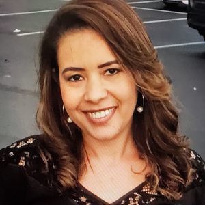 Meet your Posher, Dina